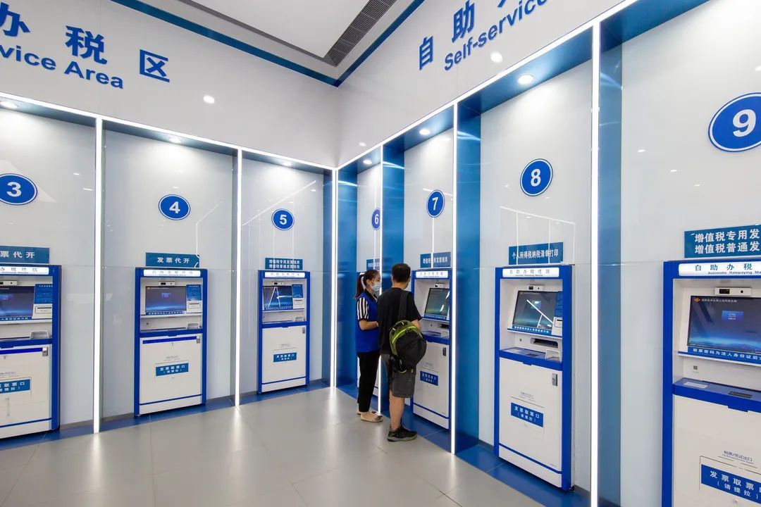 临港税务局全新办税大厅投用！税务服务更高效